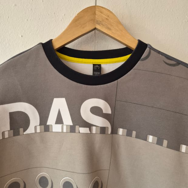 아디다스 키즈(여성가능) 레고라운드맨투맨티셔츠 160사이즈