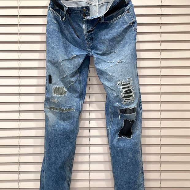 carhartt- battleworn ripped denim