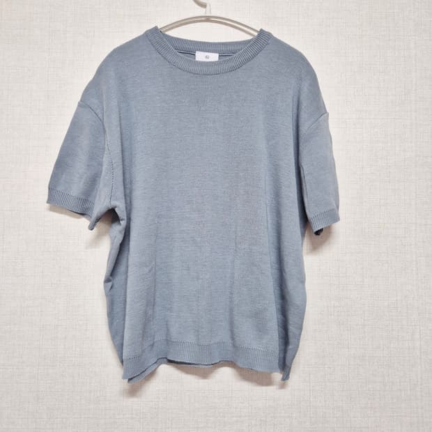 라운드 반팔 니트