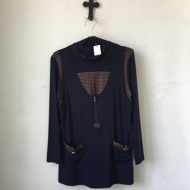 Layered point high neck sleeve