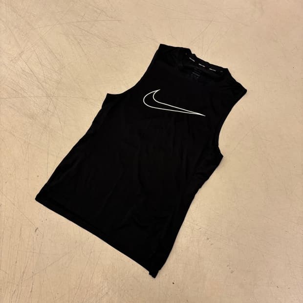나이키 빅로고 드라이핏 슬리브리스