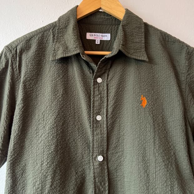 폴로아쎈 US POLO ASSN 남성 카키 시어서커반팔셔츠 코튼반팔셔츠