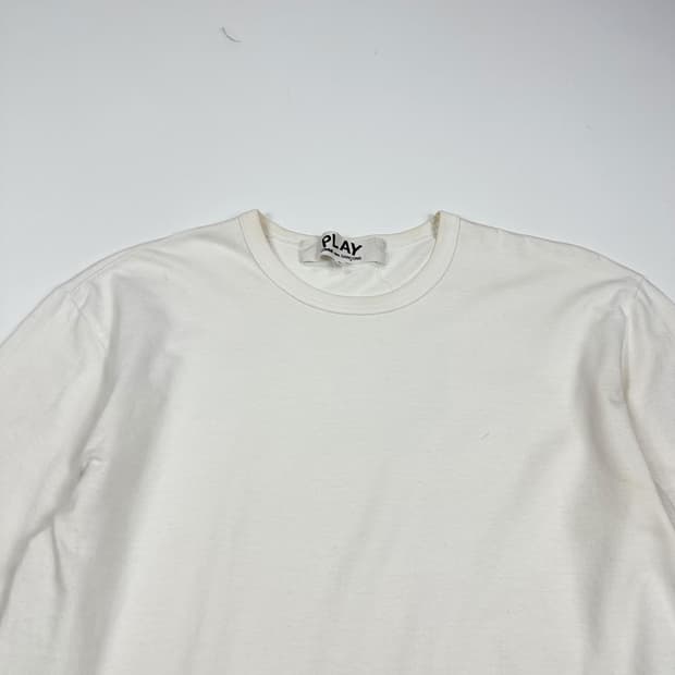 꼼데가르송 플레이하트 화이트 긴팔티셔츠 (L)