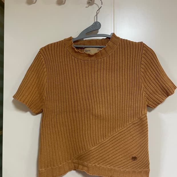 마뗑킴 크롭 반팔 니트