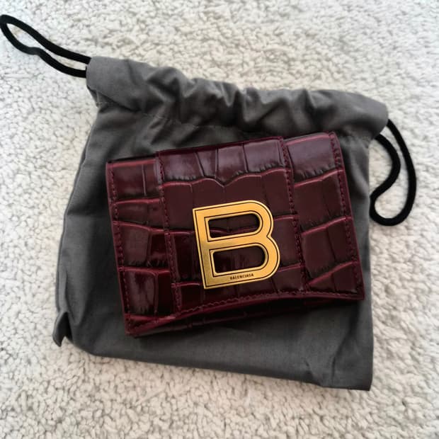 발렌시아가 아워글래스 3단 지갑