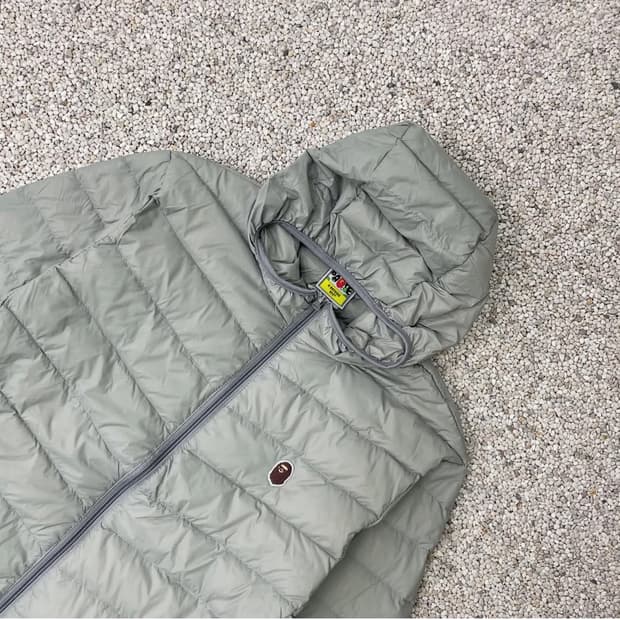 베이프 후드 경량패딩 애쉬카키