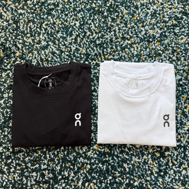 온러닝 로고 클럽 반팔 티셔츠 2컬러