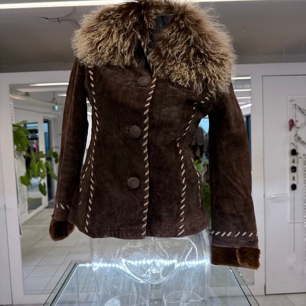 bold stitch real suede fur collar jacket