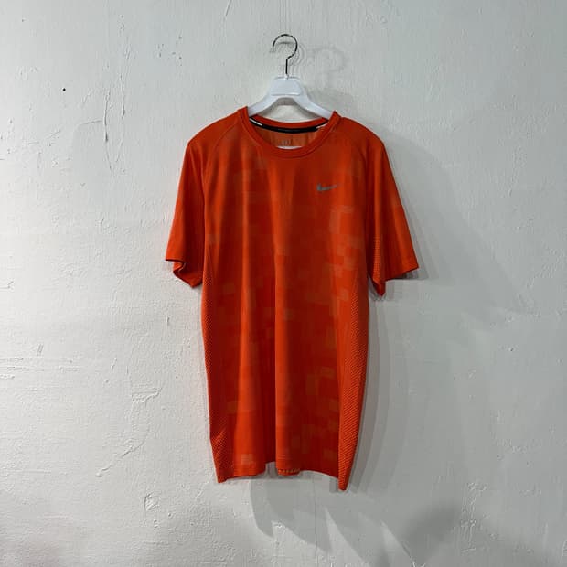 나이키 드라이핏 러닝 반팔티 L
