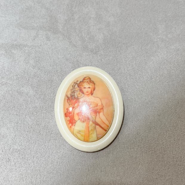 빈티지 셀룰로이드 브로치 알폰스 무하