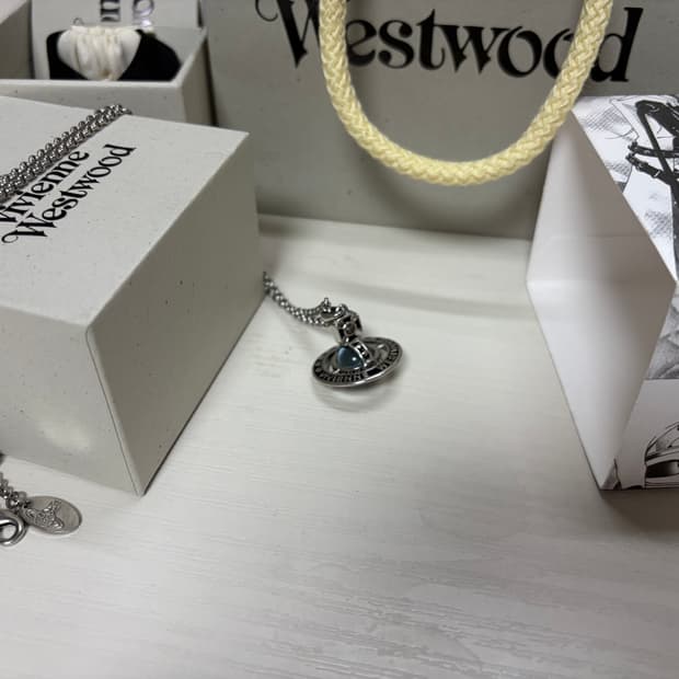 (교환) 비비안 웨스트우드 x 나나 콜라보 orb 목걸이