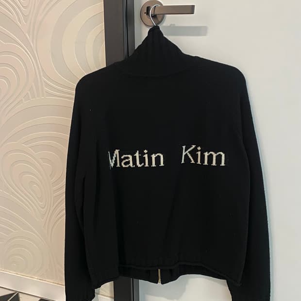 마뗑킴 MatinKim 로고니트 집업