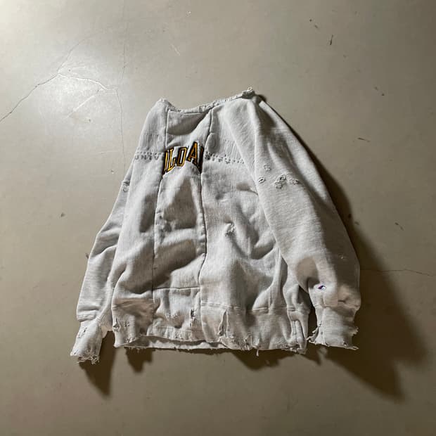 90’s 챔피온 Custom Distressed Sweatshirt