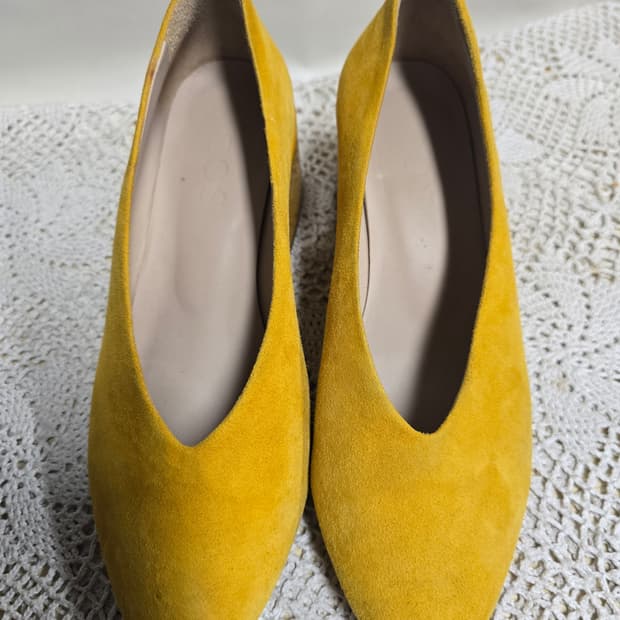 COS(코스)  펌프스 235