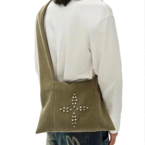 oinimi corduroy studs shoulder bag | 후루츠패밀리