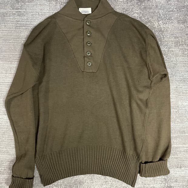 U.S ARMY 5버튼 하이넥 니트