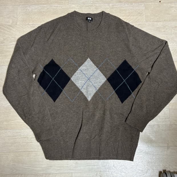 유니클로 아가일 니트