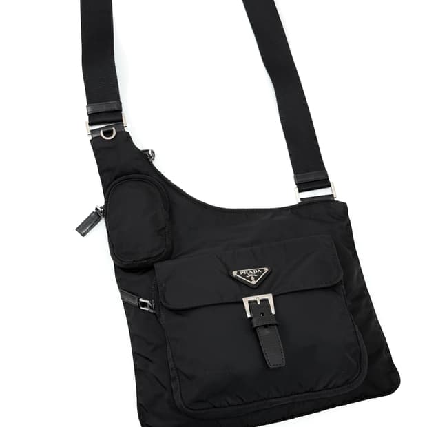 프라다 나일론 멀티 포켓 크로스백