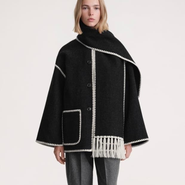 토템 스카프 코트