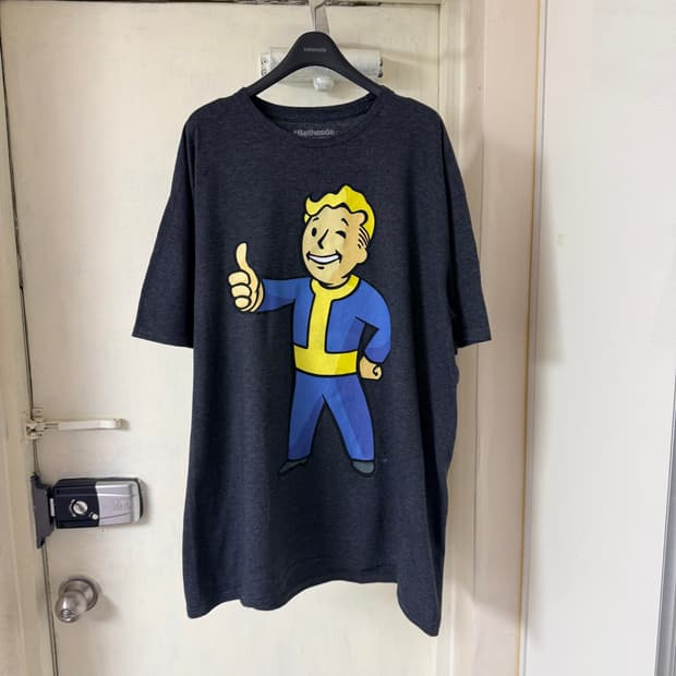 폴 아웃 볼트보이 프린팅 티셔츠