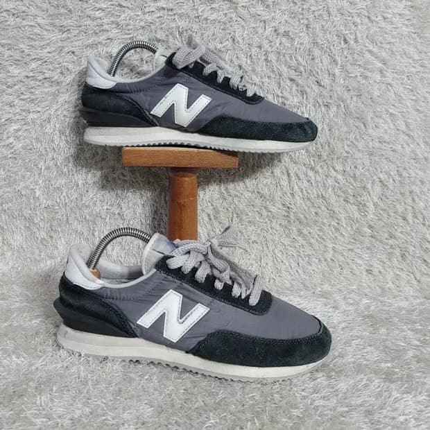 230 뉴발란스 720 스니커즈