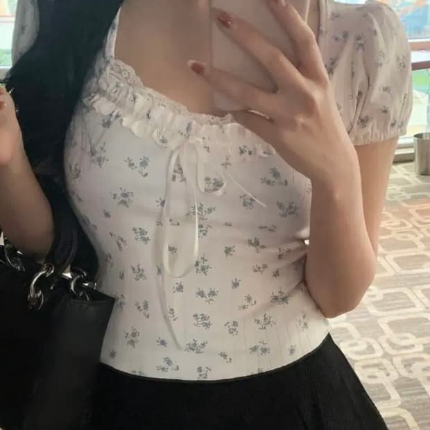 새상품) 플라워 프릴 레이스 반팔티