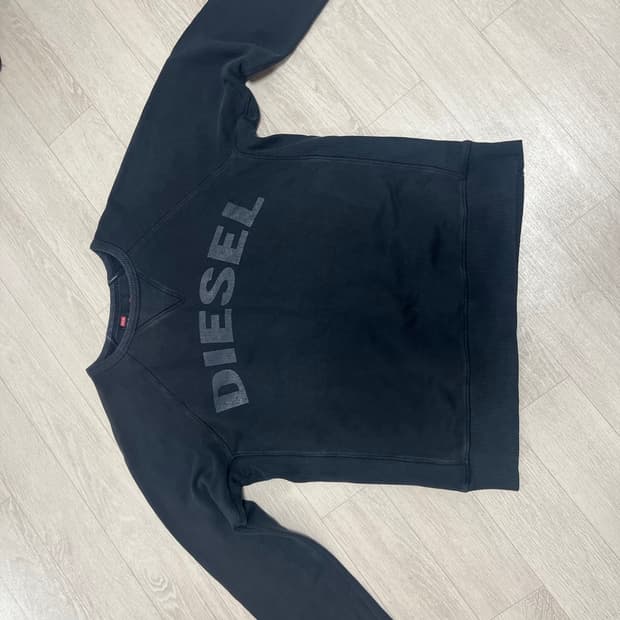 디젤 블랙 맨투맨