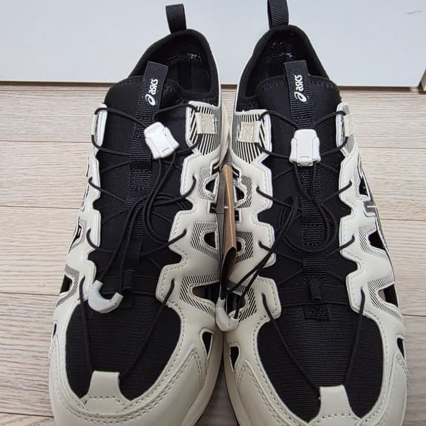 아식스 젤 소노마  SE