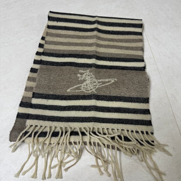 비비안웨스트우드 머플러