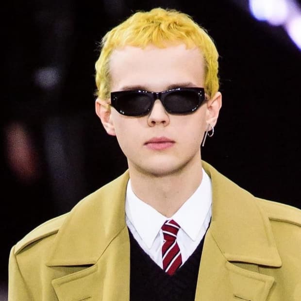 셀린느 캣아이 선글라스 프레임16 블랙 CL401331