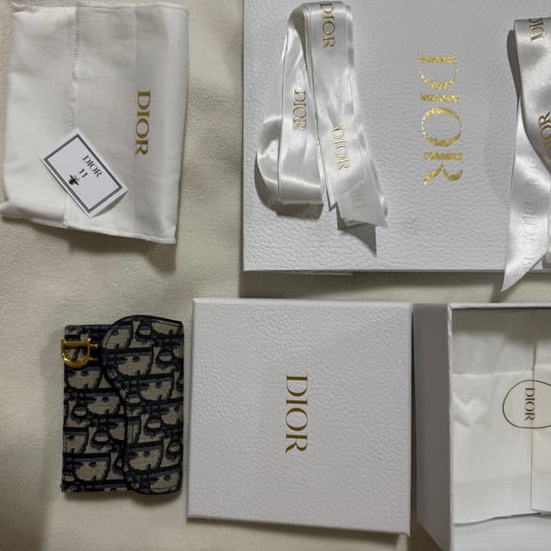 디올 오블리크 블룸 카드지갑 상태ss 팔아용!!!