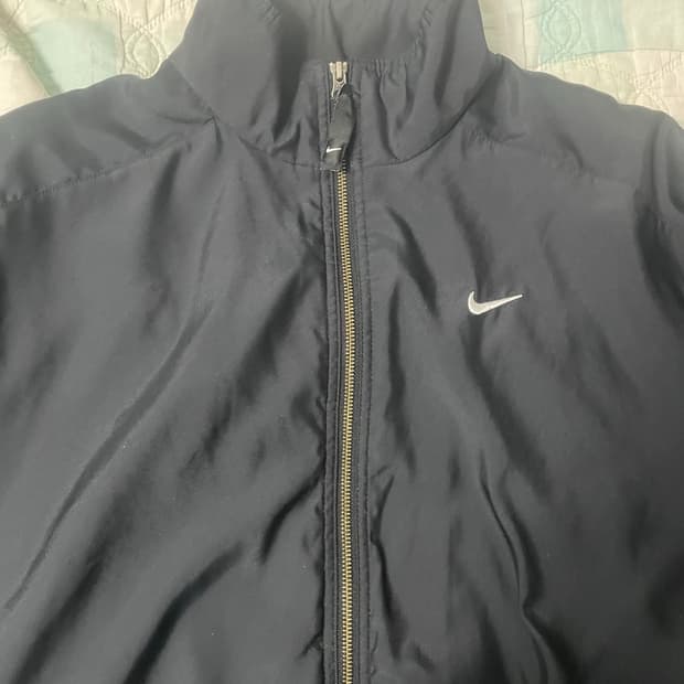 나이키 솔로스우시 사틴봄버