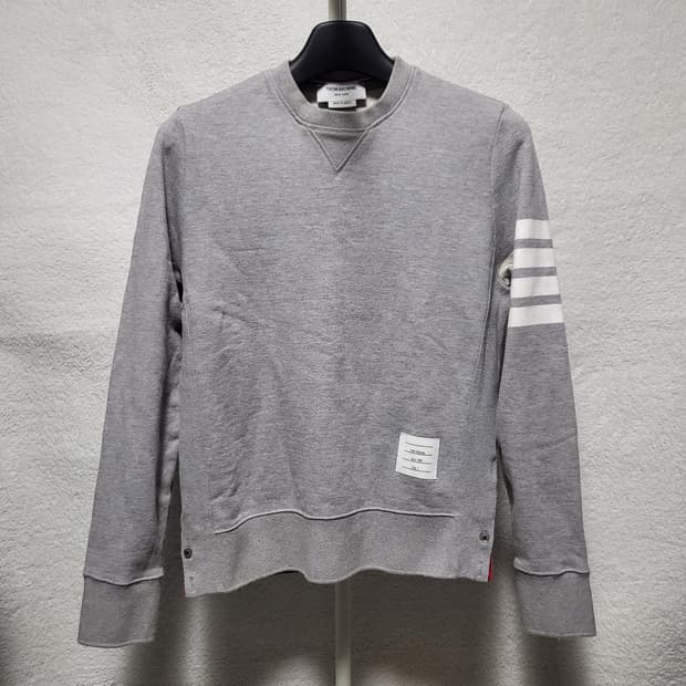 [정품] 2 / 톰브라운 사선완장 맨투맨 