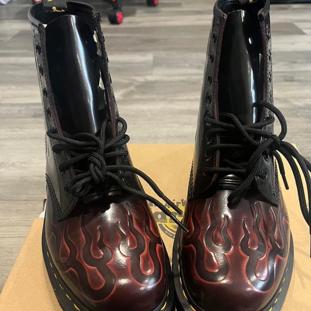 닥터마틴 1460 인페르노 8홀 부츠 체리 레드 280