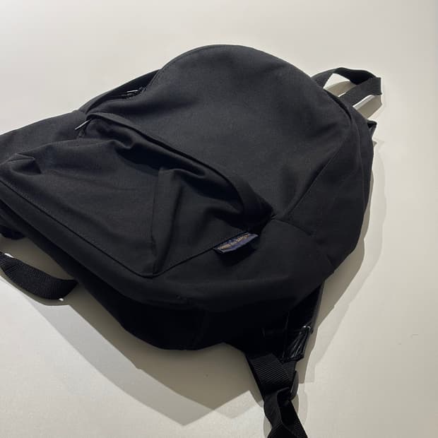 꼼데가르송 레더 스트랩 백팩