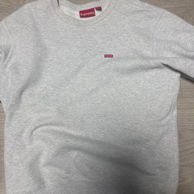 슈프림 맨투맨 m사이즈