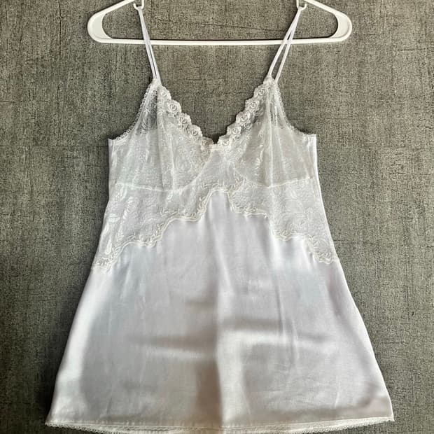 디올 오네갸루 핀터깔 핏 레전드 레이스 슬리브리스 나시