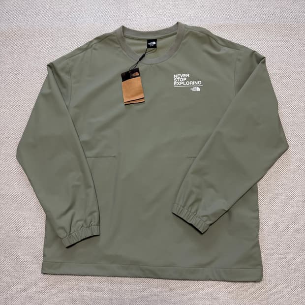 노스페이스의 NSE 우븐 맨투맨