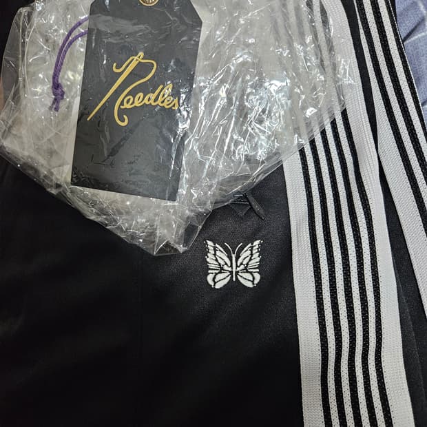 니들스 HD 트랙팬츠 S사이즈 새상품