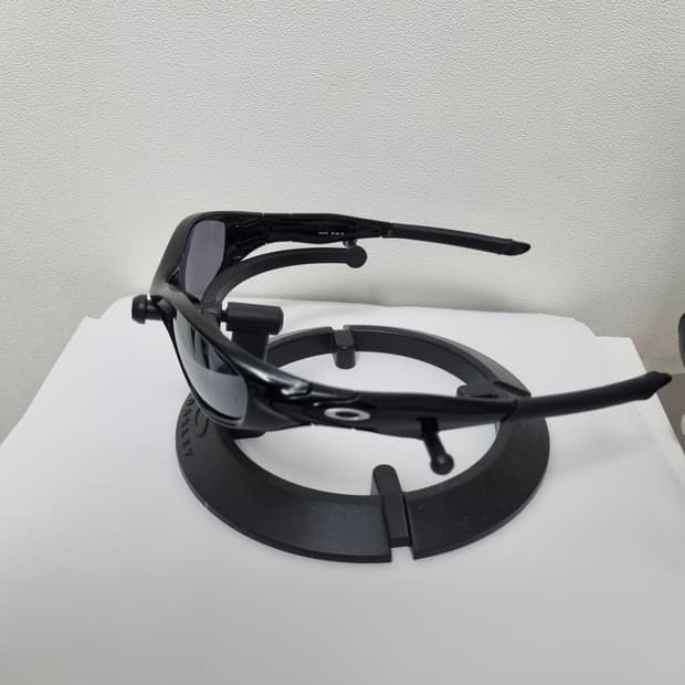 오클리 미뉴트 2.0 유광 블랙