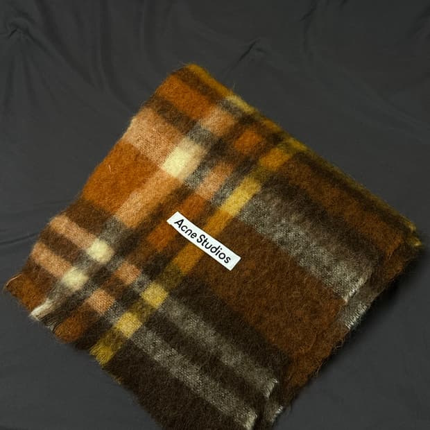 아크네 스튜디오 브라운 플란넬 머플러