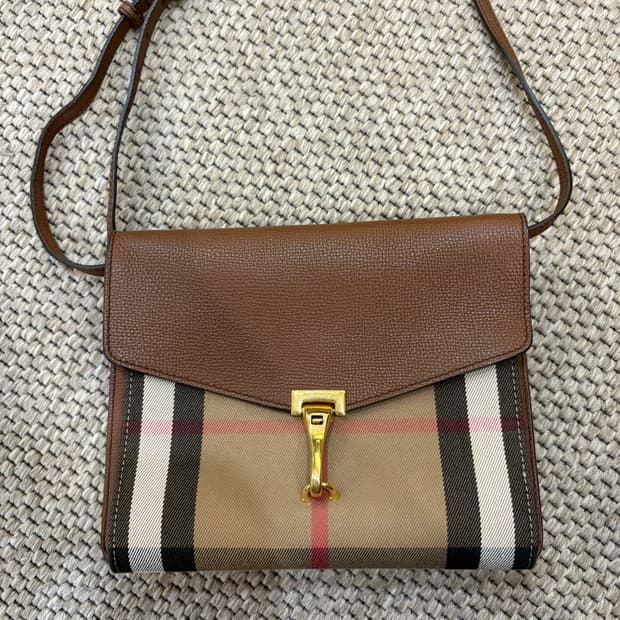 버버리 맥켄 숄더백