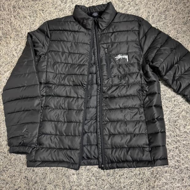 스투시 경량패딩