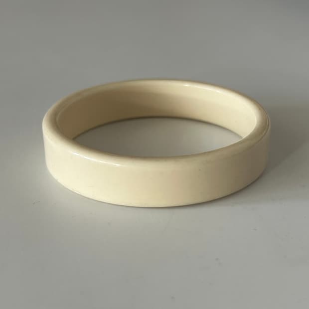 아이보리 아크릴 뱅글