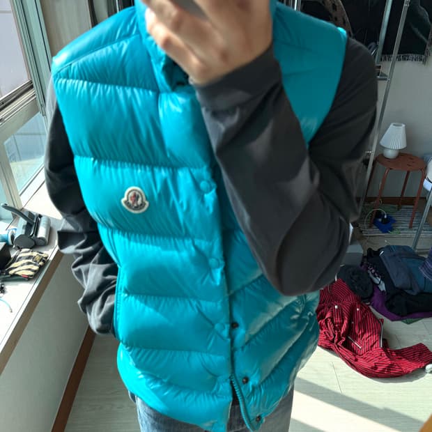 몽클레어 티브 패딩 조끼