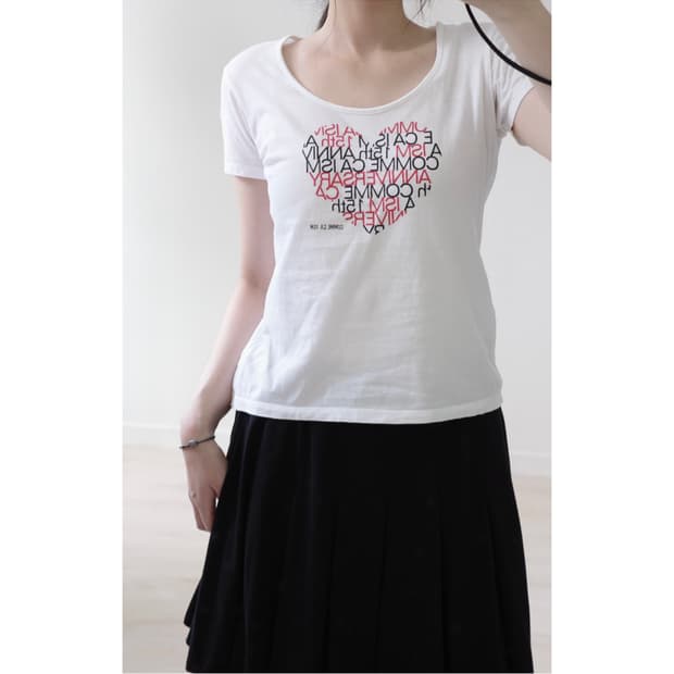 COMME CA ISM white graphic heart tee