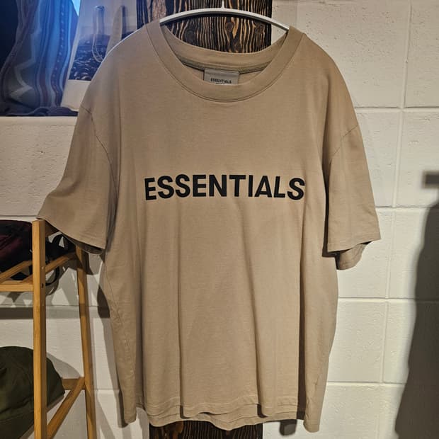 ESSENTIALS t-shirt 
