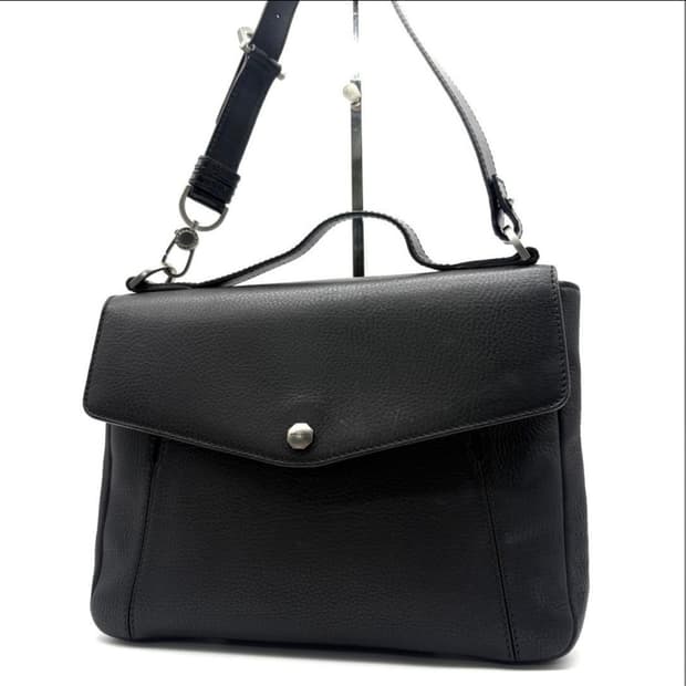 불가리 블랙 가죽 핸드백