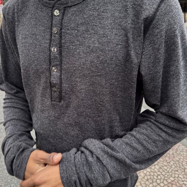 스팁 헨리넥 티셔츠 - 그레이