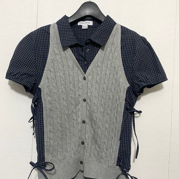 URBAN REVIVO 케이블 니트 일체형 블라우스